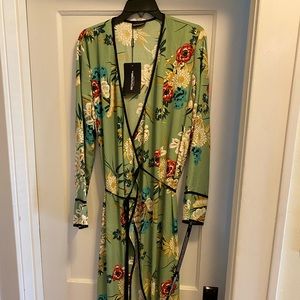 Kimono wrap dress, NWT. Gorgeous!